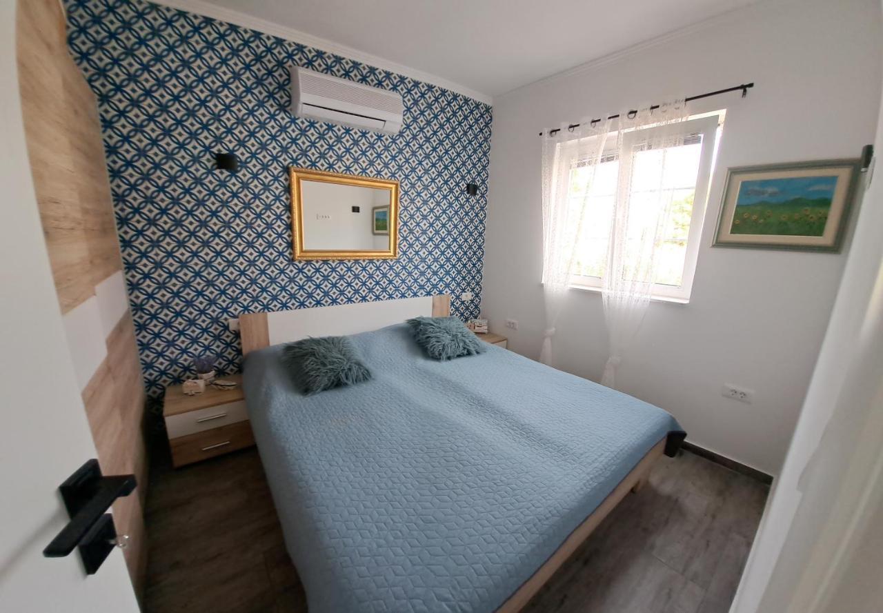 Apartments Brac Supetar Eksteriør billede